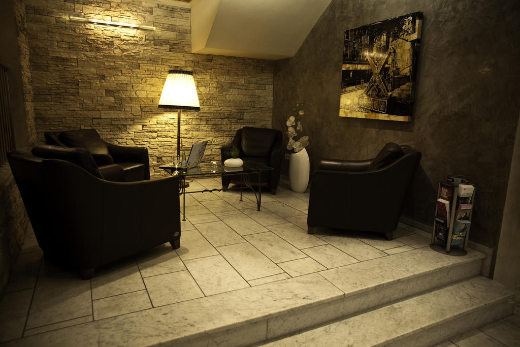 Hotel Petersburg Superior Dusseldorf Bagian luar foto